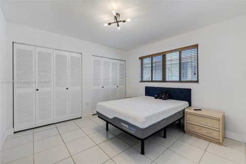 Propiedad comercial en venta en Miami, Florida, 201.78 m2 № 1874940 - foto 20
