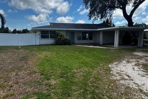House in Crystal River, Florida 3 bedrooms, 175.68 sq.m. № 1744762 - photo 2