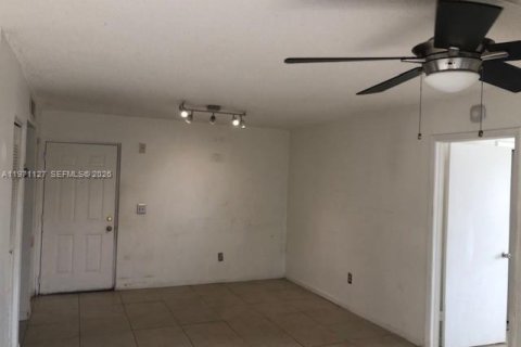 Condominio en venta en Cutler Bay, Florida, 2 dormitorios, 91.04 m2 № 2032233 - foto 7