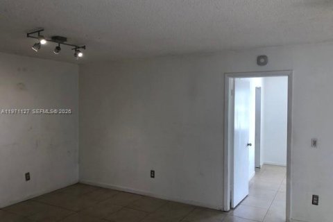 Condominio en Cutler Bay, Florida, 2 dormitorios  № 2032233
