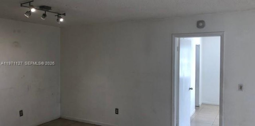 Condominio en Cutler Bay, Florida, 2 dormitorios  № 2032233