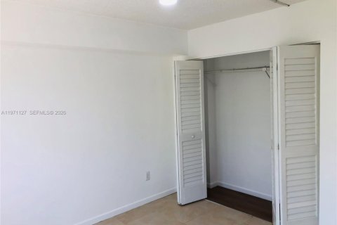 Condo in Cutler Bay, Florida, 2 bedrooms № 2032233 - photo 16