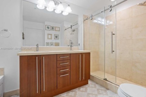 Купить кондоминиум в Майами, Флорида 2 спальни, 102.19м2, № 2145723 - фото 17