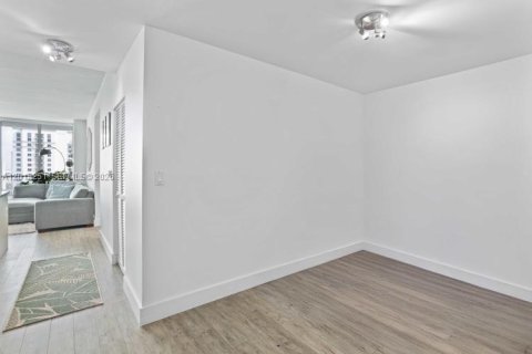 Купить кондоминиум в Майами, Флорида 2 спальни, 102.19м2, № 2145723 - фото 10