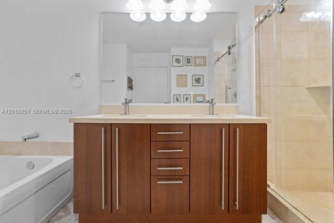 Купить кондоминиум в Майами, Флорида 2 спальни, 102.19м2, № 2145723 - фото 18