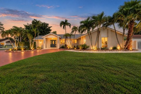 Villa ou maison à Miami, Floride 5 chambres, 272.95 m2 № 2426663