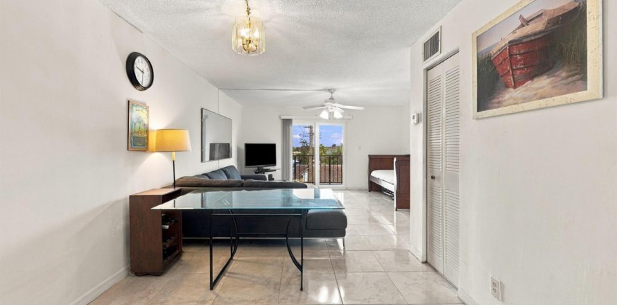 Condo in Fort Lauderdale, Florida, 1 bedroom  № 2397224