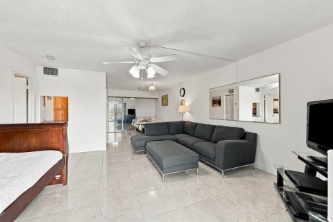 Condo in Fort Lauderdale, Florida, 1 bedroom  № 2397224 - photo 6