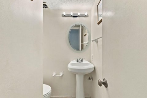 Condo in Fort Lauderdale, Florida, 1 bedroom  № 2397224 - photo 17