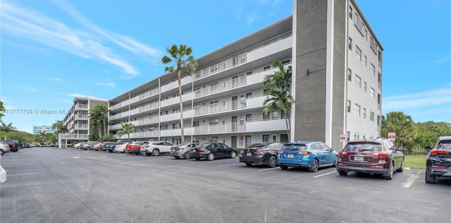 Condo in Hollywood, Florida, 2 bedrooms  № 1713923