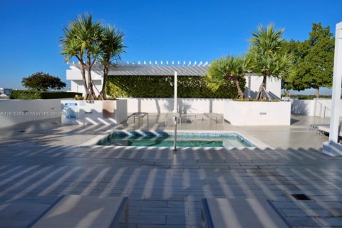 Apartamento en alquiler en Miami, Florida, 1 dormitorio, 62.43 m2 № 1971419 - foto 5