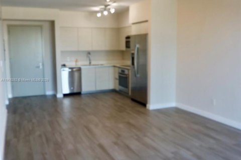 Apartamento en alquiler en Miami, Florida, 1 dormitorio, 62.43 m2 № 1971419 - foto 12