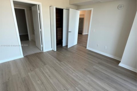 Apartamento en alquiler en Miami, Florida, 1 dormitorio, 62.43 m2 № 1971419 - foto 20