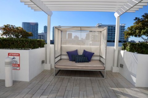 Apartamento en alquiler en Miami, Florida, 1 dormitorio, 62.43 m2 № 1971419 - foto 3