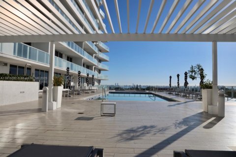 Apartamento en alquiler en Miami, Florida, 1 dormitorio, 62.43 m2 № 1971419 - foto 4