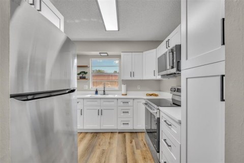 Condominio en venta en DeLand, Florida, 2 dormitorios, 96.9 m2 № 2122533 - foto 4