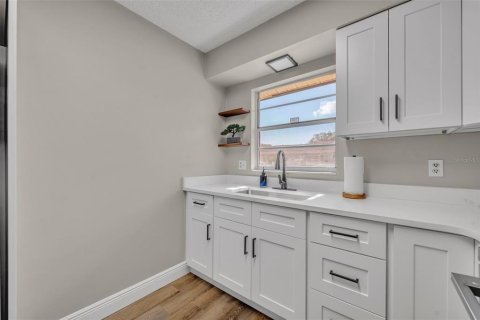 Condominio en venta en DeLand, Florida, 2 dormitorios, 96.9 m2 № 2122533 - foto 3