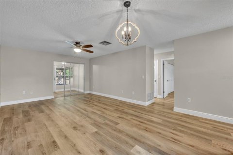 Condominio en venta en DeLand, Florida, 2 dormitorios, 96.9 m2 № 2122533 - foto 8