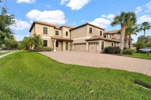 Villa ou maison à Davenport, Floride 5 chambres, 336.58 m2 № 2149431