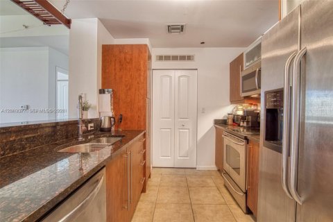 Copropriété à louer à Miami, Floride: 2 chambres, 109.9 m2 № 2288138 - photo 15