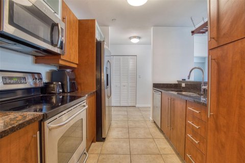 Copropriété à louer à Miami, Floride: 2 chambres, 109.9 m2 № 2288138 - photo 17