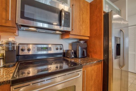 Copropriété à louer à Miami, Floride: 2 chambres, 109.9 m2 № 2288138 - photo 16