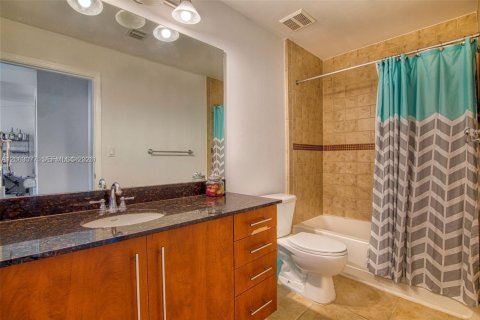 Copropriété à louer à Miami, Floride: 2 chambres, 109.9 m2 № 2288138 - photo 18