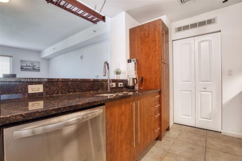 Copropriété à louer à Miami, Floride: 2 chambres, 109.9 m2 № 2288138 - photo 14