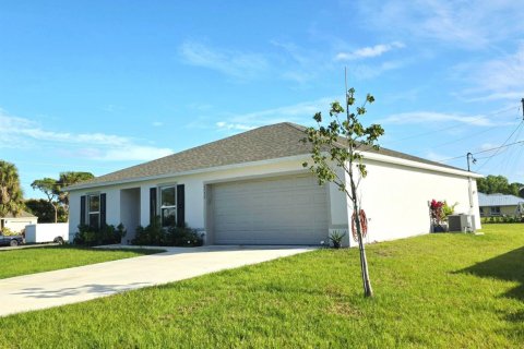 Villa ou maison à vendre à Port St. Lucie, Floride: 3 chambres, 143.26 m2 № 2086269 - photo 3