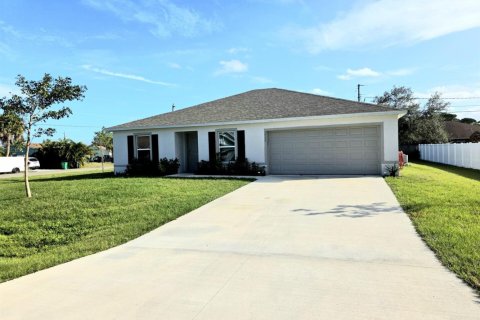Villa ou maison à vendre à Port St. Lucie, Floride: 3 chambres, 143.26 m2 № 2086269 - photo 2