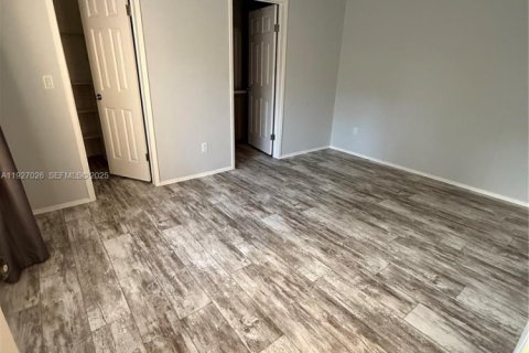 Снять в аренду квартиру в Клуистон, Флорида 2 спальни, 89.19м2, № 1988225 - фото 10