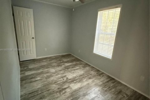 Снять в аренду квартиру в Клуистон, Флорида 2 спальни, 89.19м2, № 1988225 - фото 7