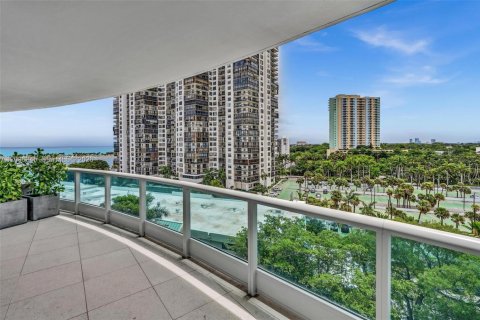 Condo in Miami, Florida, 2 bedrooms № 2153827 - photo 24