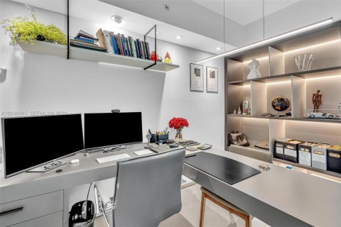 Condo in Miami, Florida, 2 bedrooms № 2153827 - photo 7