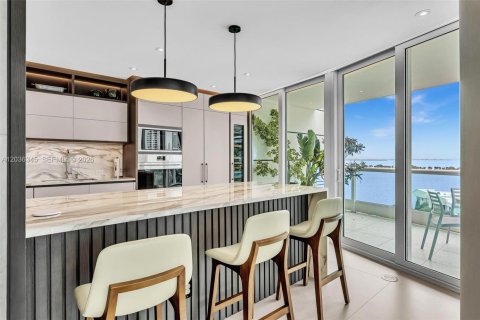 Condo in Miami, Florida, 2 bedrooms № 2153827 - photo 8