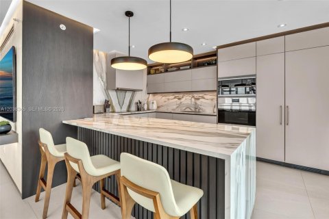 Condo in Miami, Florida, 2 bedrooms № 2153827 - photo 9
