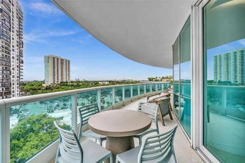 Condo in Miami, Florida, 2 bedrooms № 2153827 - photo 16