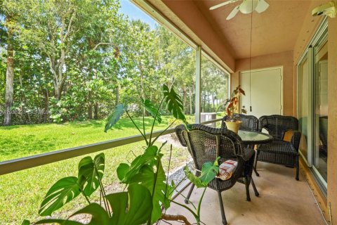 Townhouse in West Palm Beach, Florida 2 bedrooms, 122.82 sq.m. № 2244023 - photo 22