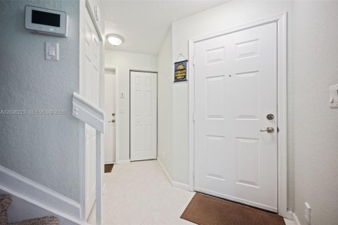 Townhouse in West Palm Beach, Florida 2 bedrooms, 122.82 sq.m. № 2244023 - photo 5