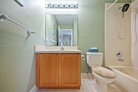 Townhouse in West Palm Beach, Florida 2 bedrooms, 122.82 sq.m. № 2244023 - photo 21