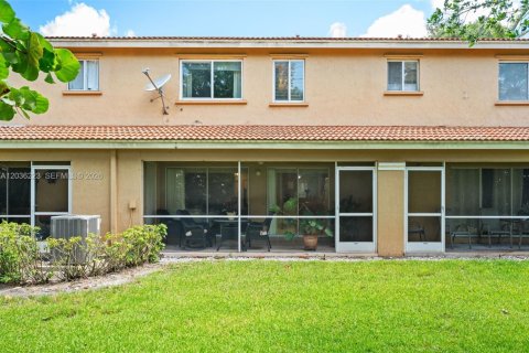 Townhouse in West Palm Beach, Florida 2 bedrooms, 122.82 sq.m. № 2244023 - photo 25