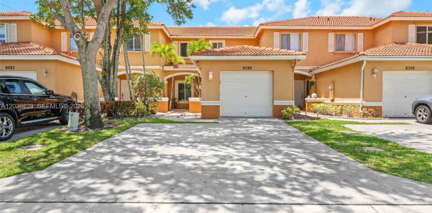 Townhouse in West Palm Beach, Florida 2 bedrooms, 122.82 sq.m. № 2244023