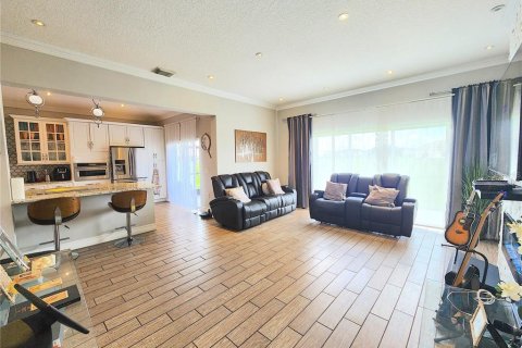 Casa en venta en Kissimmee, Florida, 4 dormitorios, 197.23 m2 № 1838236 - foto 16