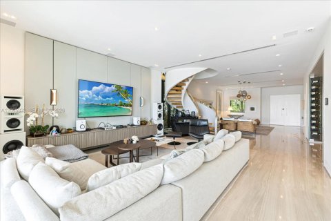 Villa ou maison à vendre à Miami Beach, Floride: 7 chambres, 539.2 m2 № 2357177 - photo 13