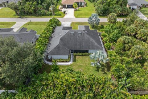 House in North Port, Florida 3 bedrooms, 170.38 sq.m. № 2394125 - photo 15