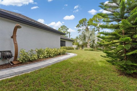 House in North Port, Florida 3 bedrooms, 170.38 sq.m. № 2394125 - photo 19