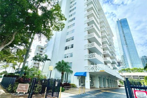 Condominio en alquiler en Miami, Florida, 55.74 m2 № 1927853 - foto 1