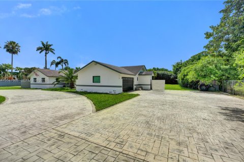 Villa ou maison à louer à Miami, Floride: 3 chambres, 295.24 m2 № 2168366 - photo 30