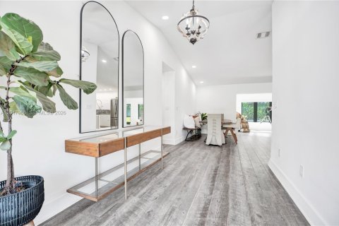 Villa ou maison à louer à Miami, Floride: 3 chambres, 295.24 m2 № 2168366 - photo 6