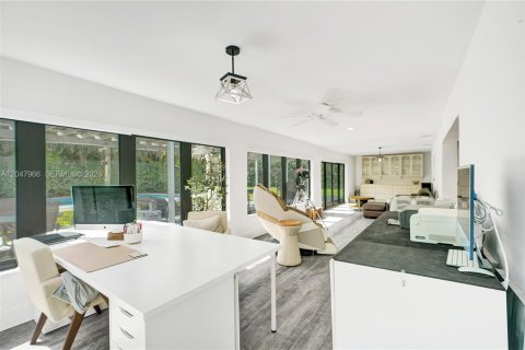 Villa ou maison à louer à Miami, Floride: 3 chambres, 295.24 m2 № 2168366 - photo 15